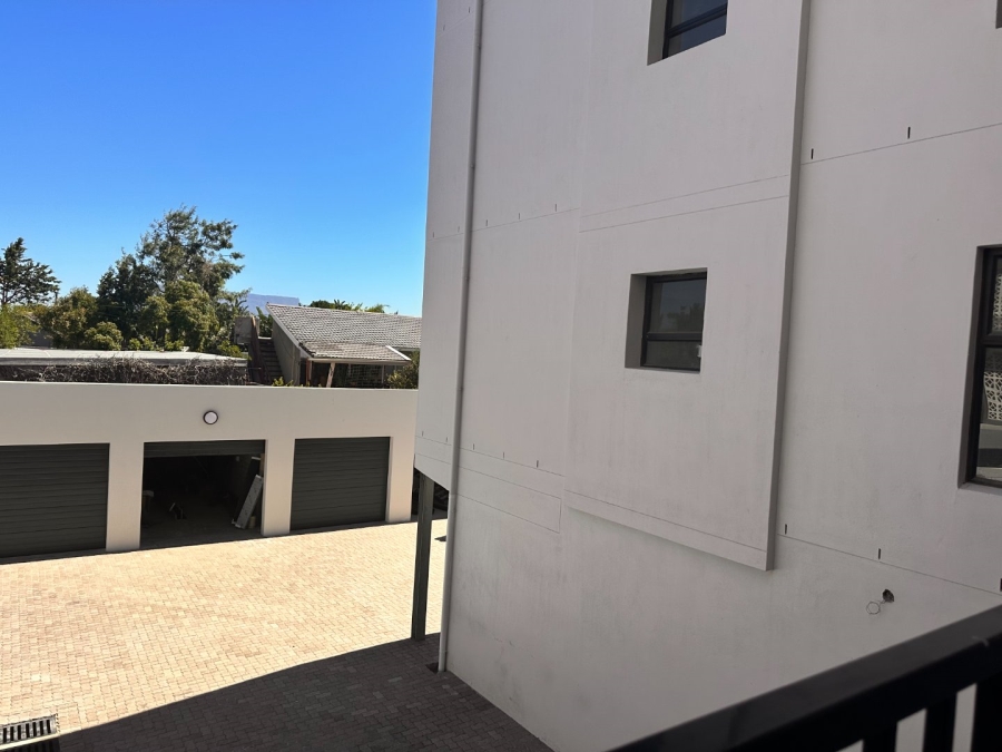 1 Bedroom Property for Sale in Table View Western Cape